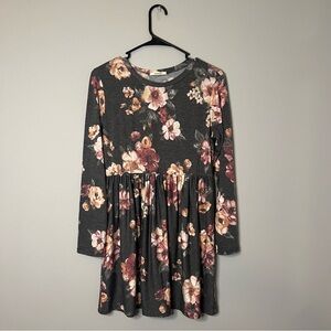 Twenty Ten Gray Floral Tunic Top